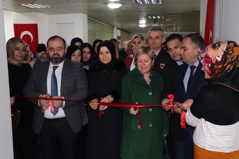 AİLE DANIŞMA MERKEZİ HİZMETE AÇILDI