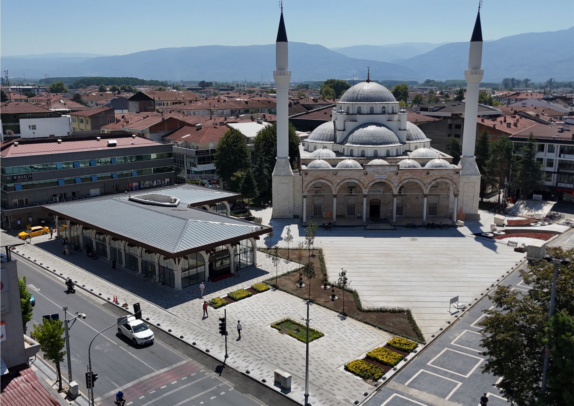 CEDİDİYE KENT MEYDANI PROJESİ 1. ETAP