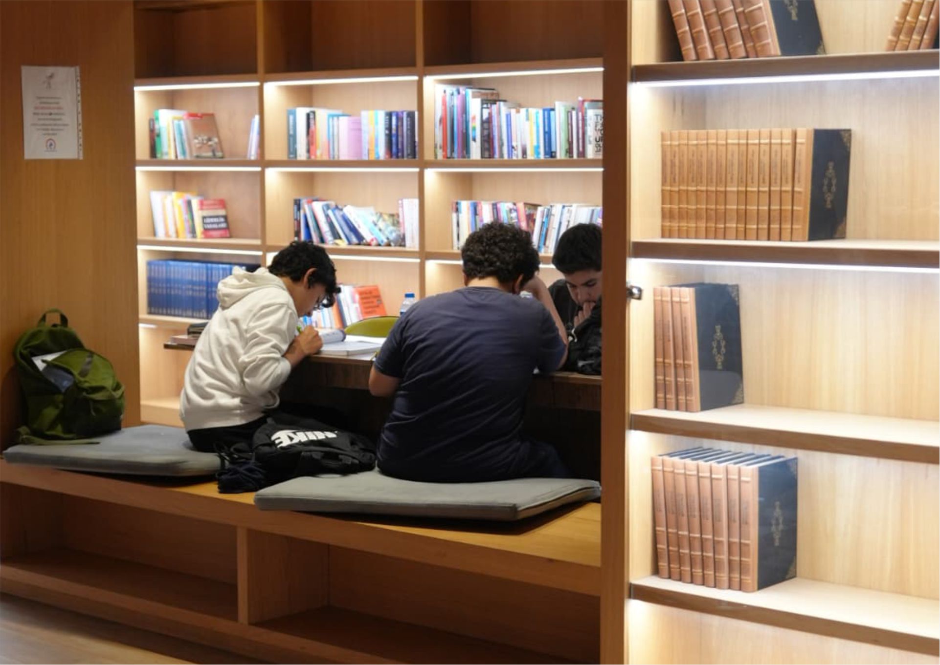 SABİHA ULUSOY KÜTÜPHANESİ