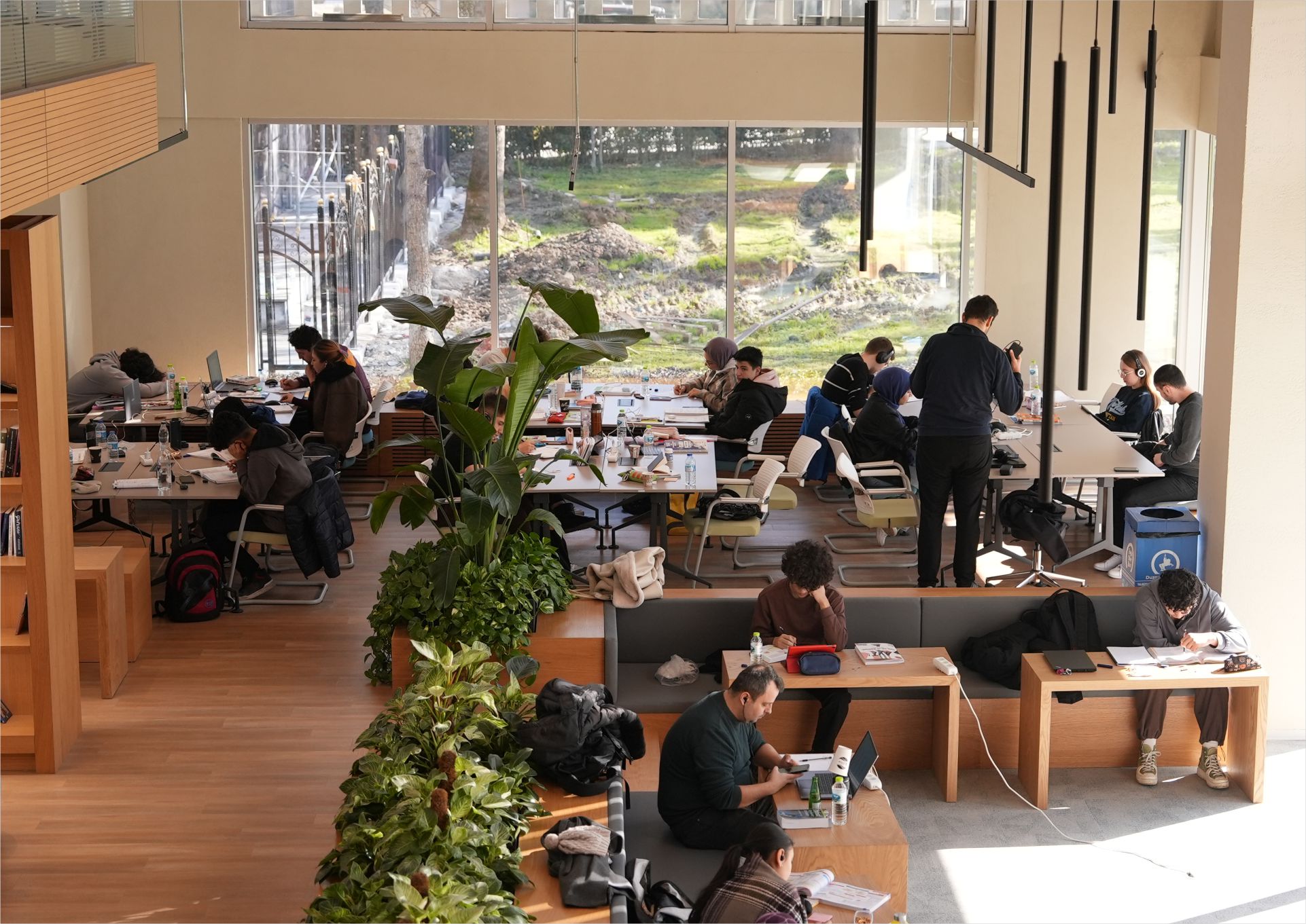 SABİHA ULUSOY KÜTÜPHANESİ