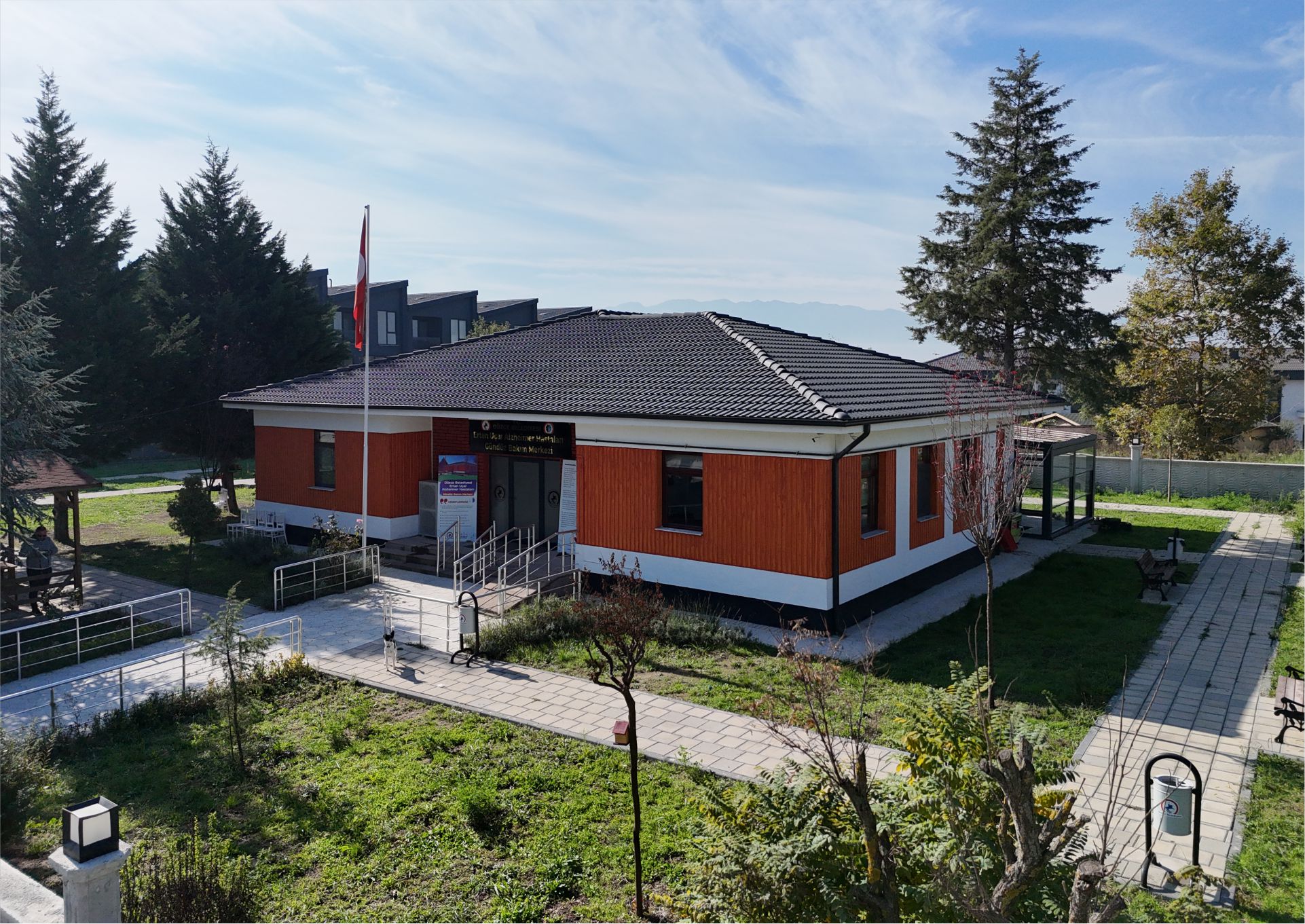 ERTAN UÇAR ALZHEİMER HASTALARI GÜNDÜZ BAKIM MERKEZİ