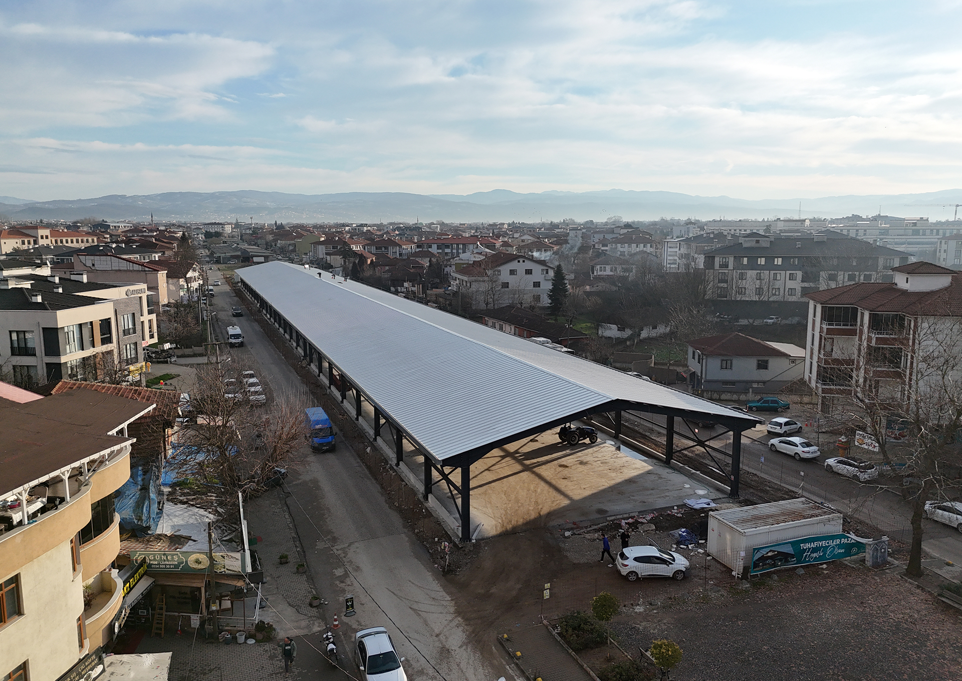 TUHAFİYECİLER PAZARYERİ