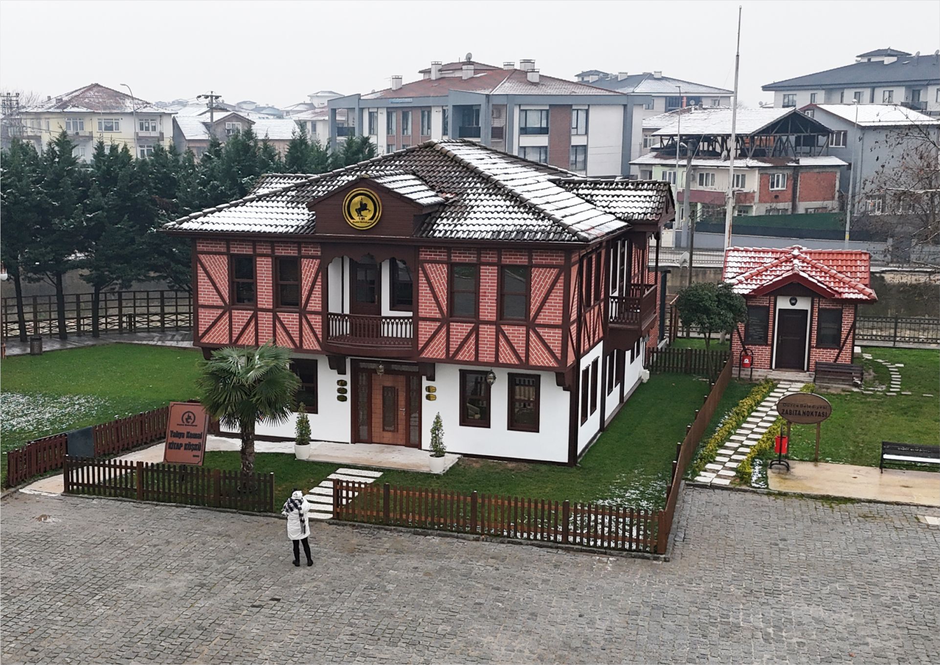 YAHYA KEMAL KİTAP KÖŞKÜ (23 NİSAN PARKI KÜTÜPHANESİ)