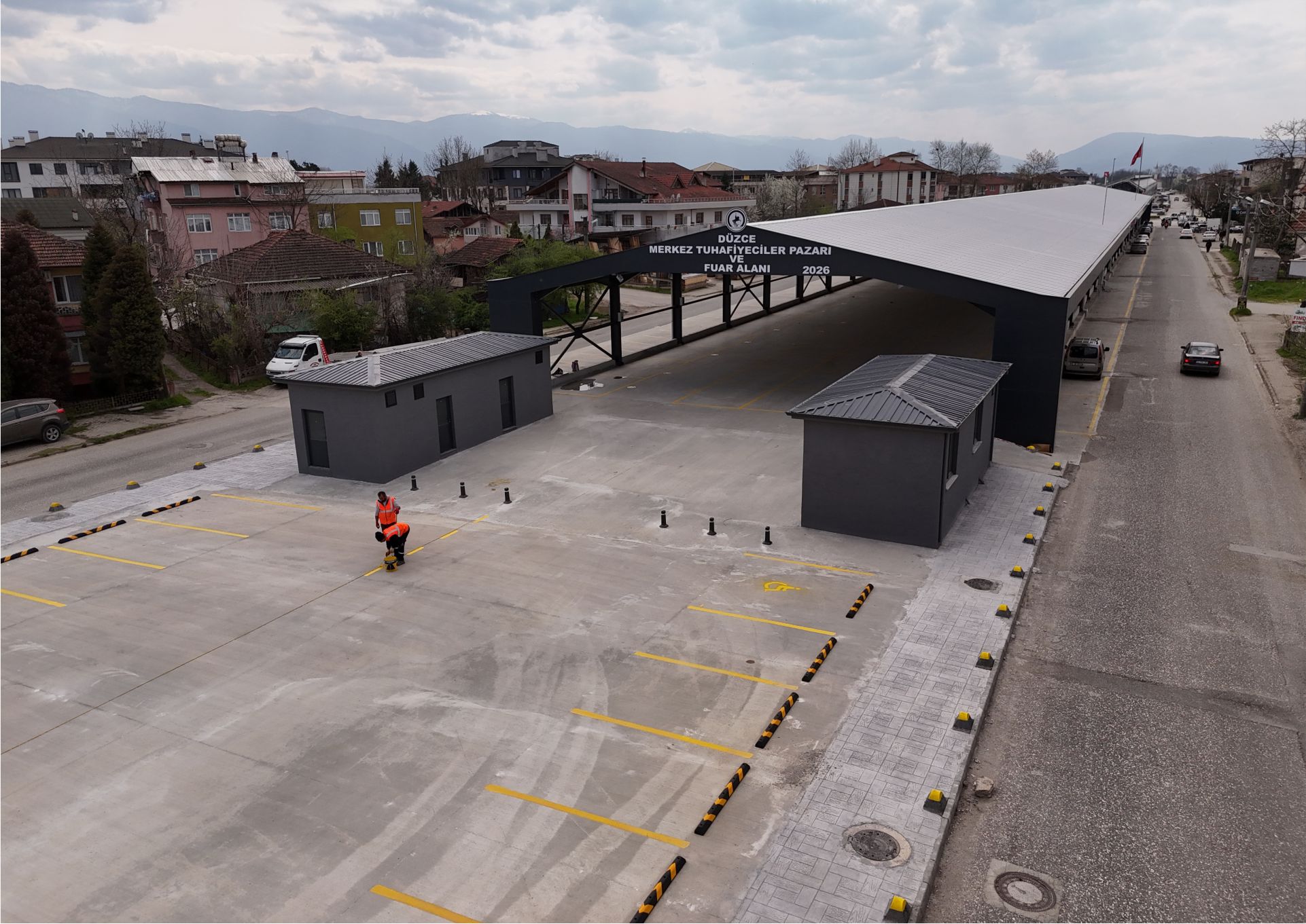 TUHAFİYECİLER PAZARYERİ