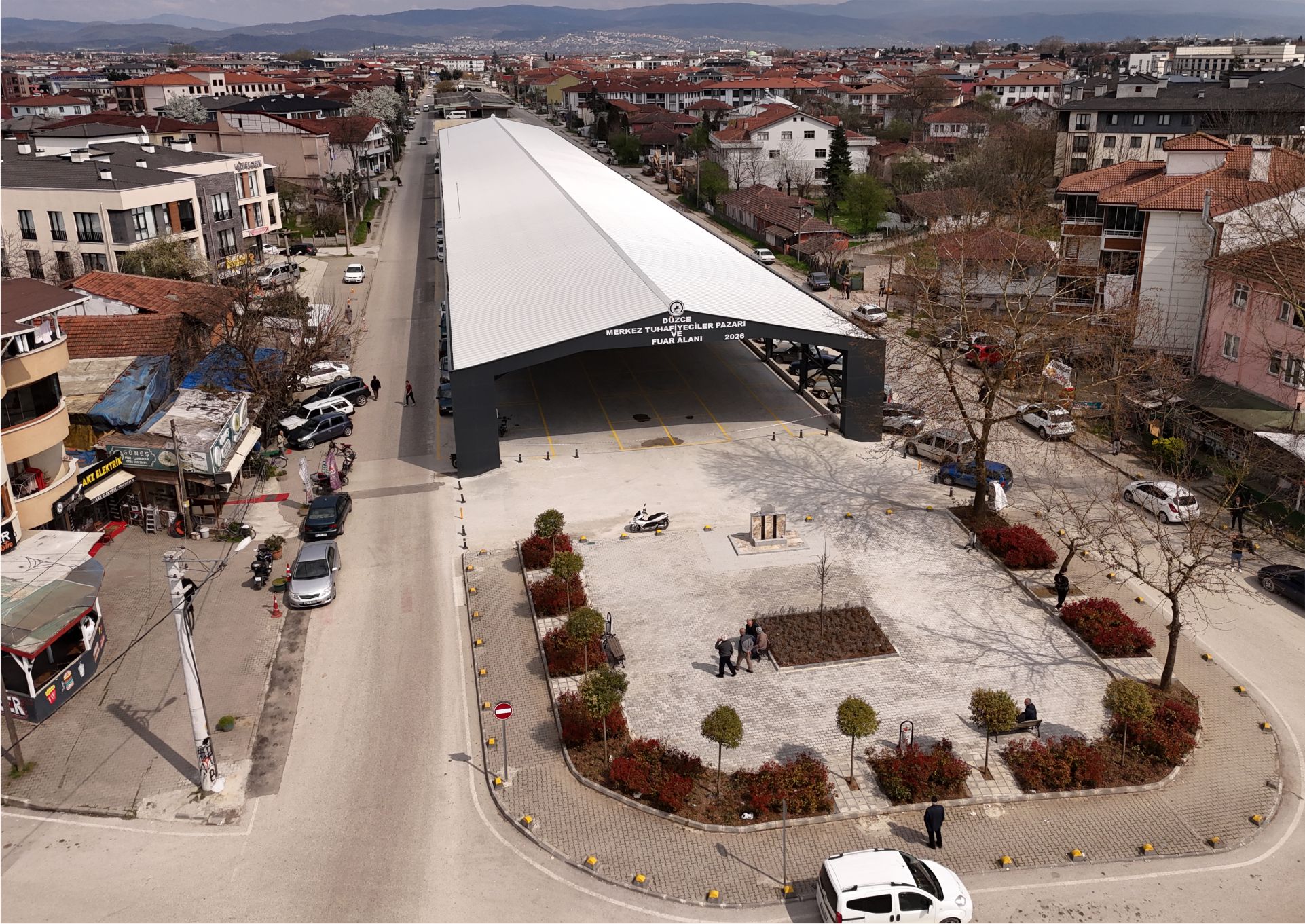 TUHAFİYECİLER PAZARYERİ