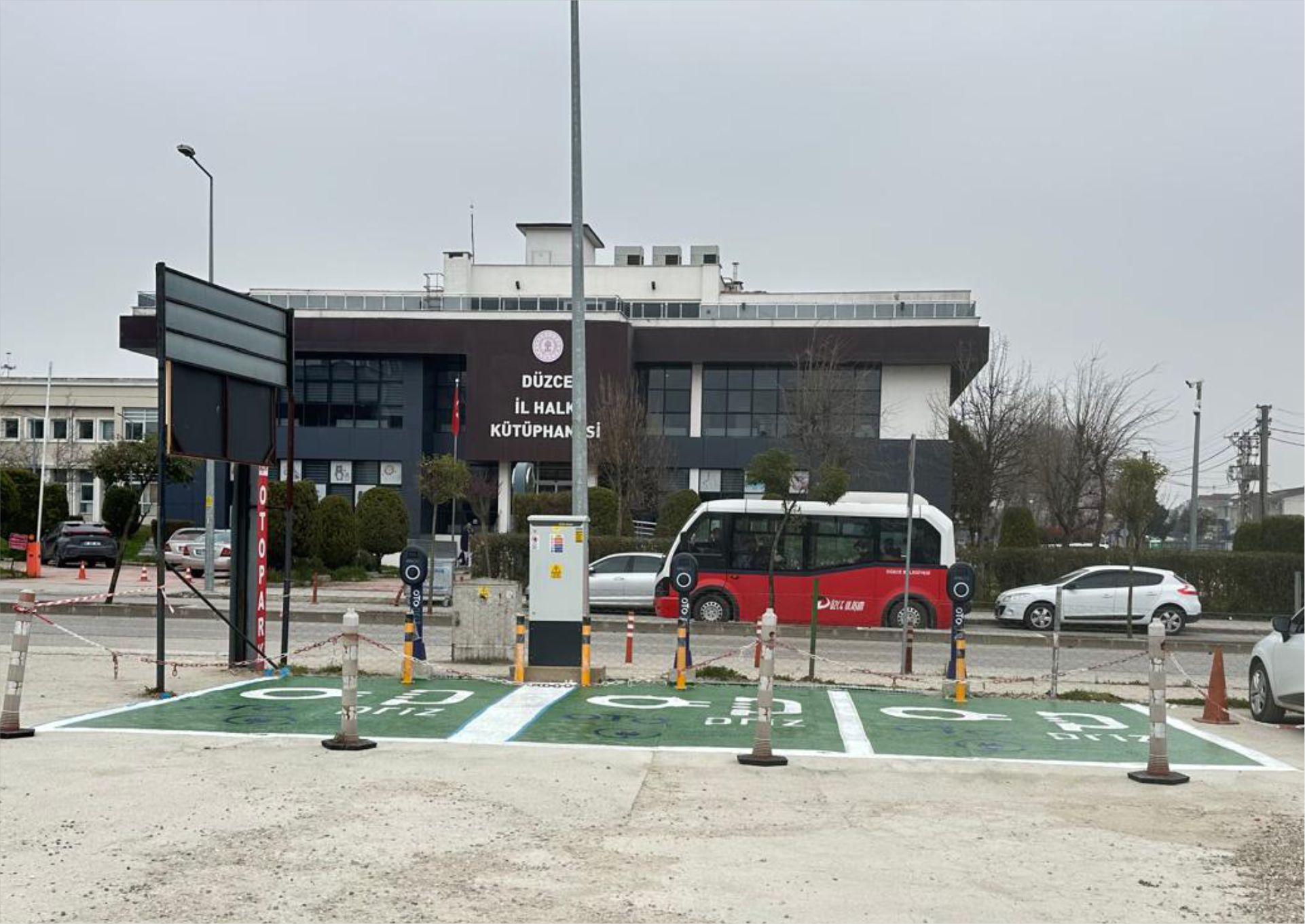 ELEKTRİKLİ ARAÇ ŞARJ İSTASYONLARI